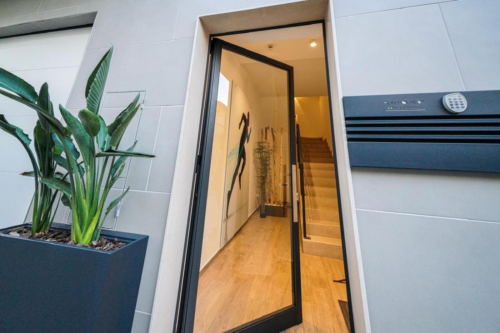 Run House 07 Rooms & Apartments Cassano delle Murge Luaran gambar